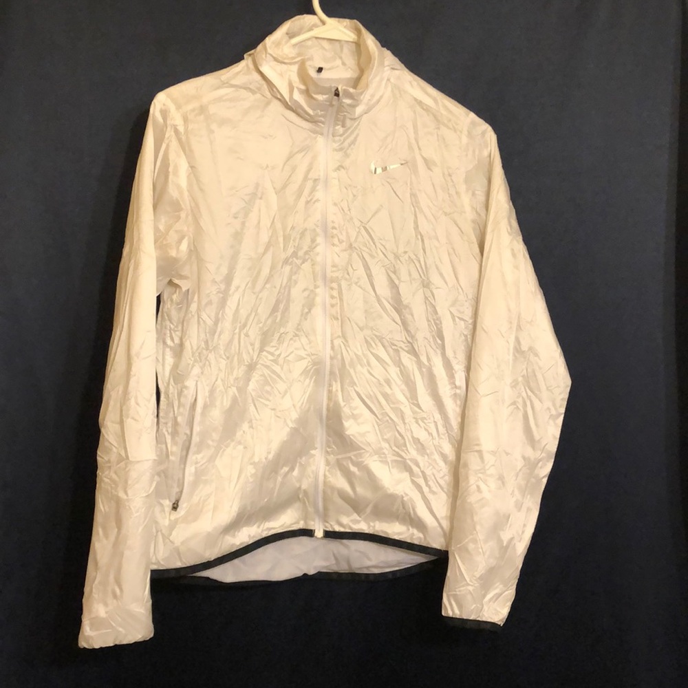 Nike GOLF Jacket w/ Hoodie in White. Size Medium. 100% Nylon.
